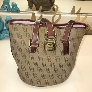 Dooney & Bourke Bag
